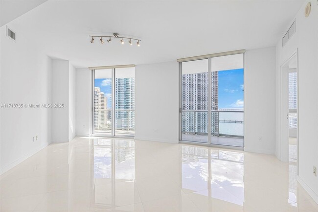 Building Photo - 300 S Biscayne Blvd