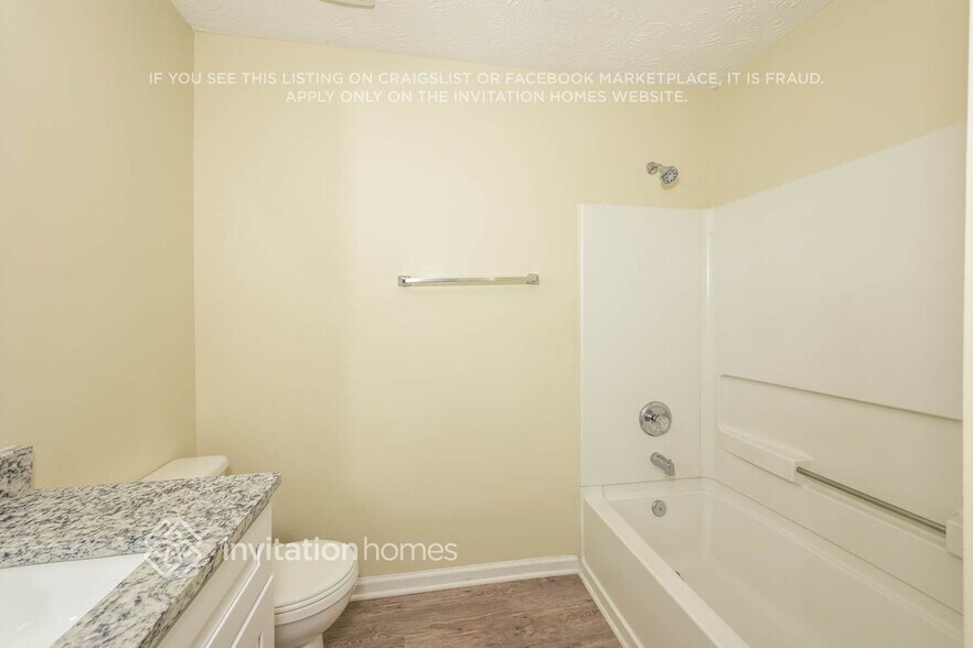 Building Photo - 6521 Carriage Ln