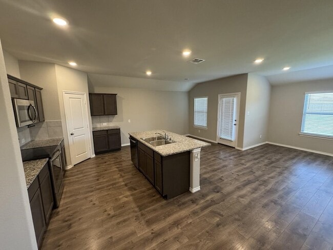 Building Photo - 929 Alton Dr