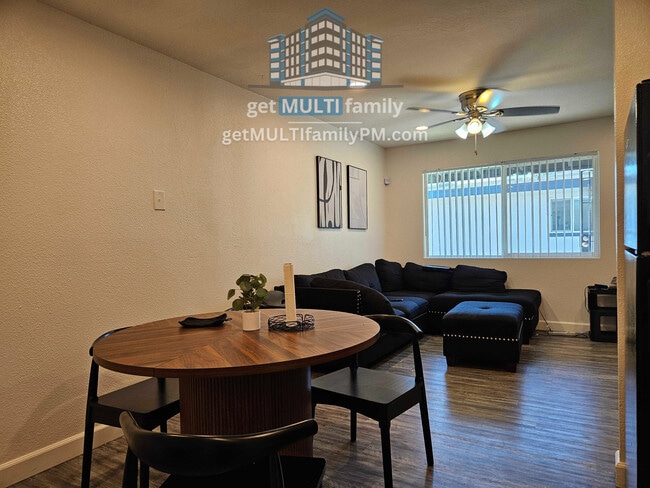 Building Photo - 515 W Pebble Beach Dr