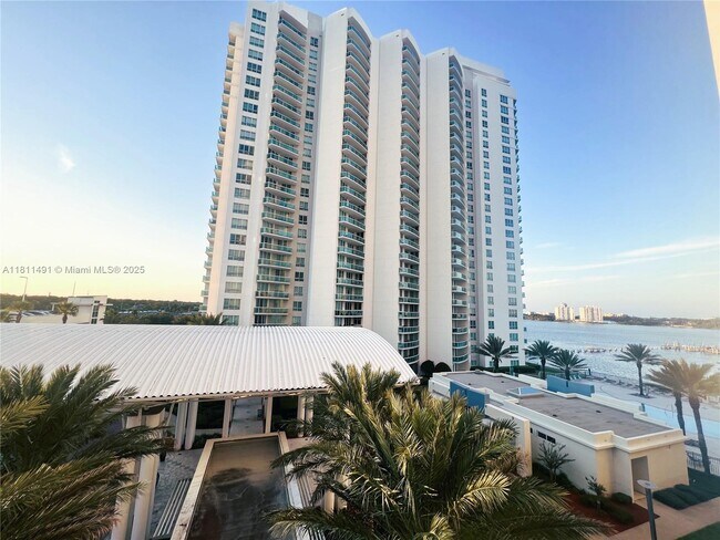 Building Photo - 231 Riverside Dr