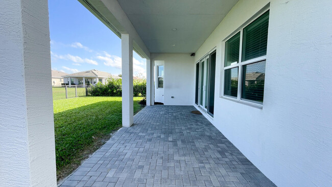 Building Photo - 15995 Whippoorwill Cir