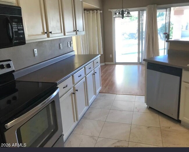 Building Photo - 6334 W Potter Dr