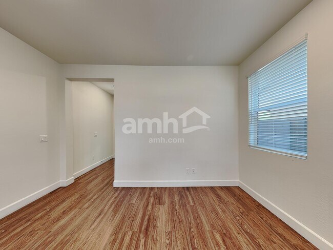 Building Photo - 678 W Bosal Dr