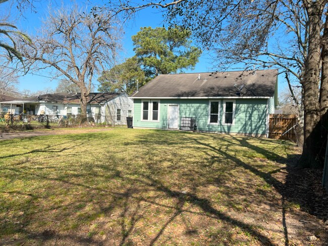 Building Photo - 5030 Marietta Ln