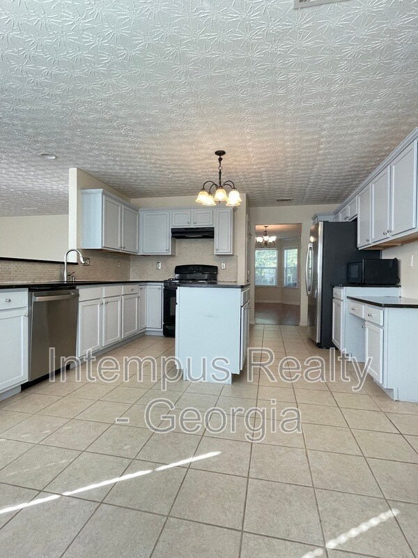 Building Photo - 2054 Pierce Way