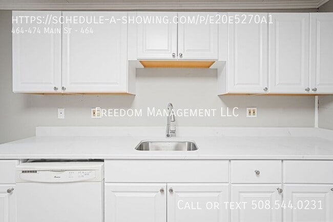 Building Photo - 464-474 Main St-464