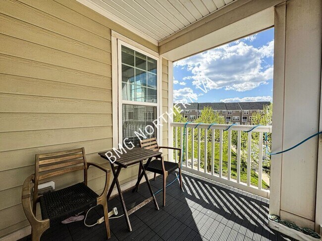 Building Photo - 3190 Yeager Dr