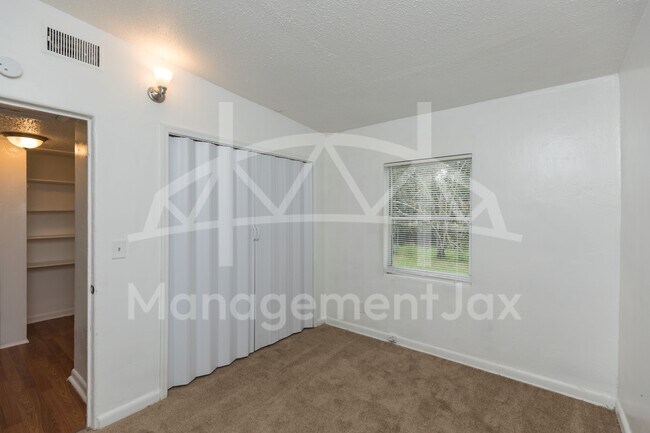 Building Photo - 5601 Pansy Ln