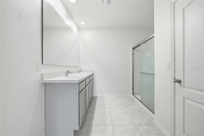 Building Photo - 2633 Grand Central Ave