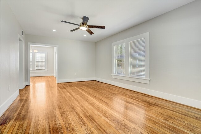 Building Photo - 4314 Bell St