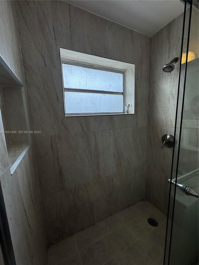 Building Photo - 2146 NW 18th Terrace