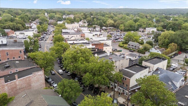 Primary Photo - 36 Main St