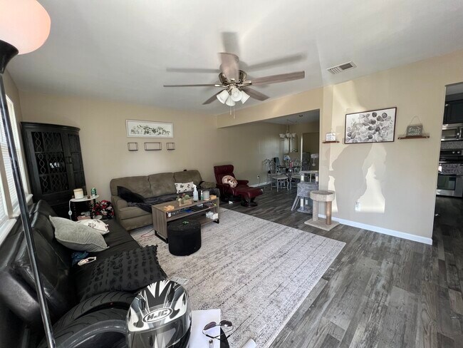 Living room. - 3942 Solano Rd