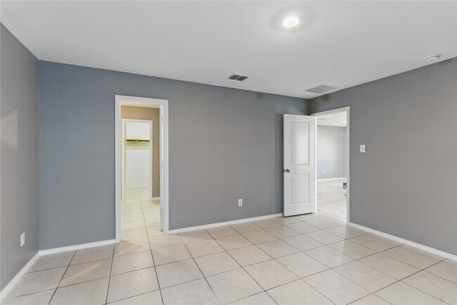Building Photo - 341 Dry Cyn Wy