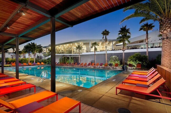 Building Photo - 12655 Bluff Creek Dr