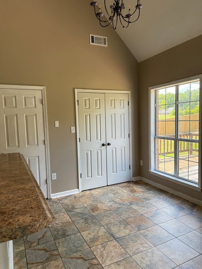 Building Photo - Beautiful 3 Bedroom 2 Bath in country setting