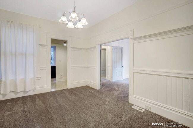 Building Photo - 1618 Grove St