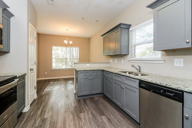 Building Photo - 97 Moss Way