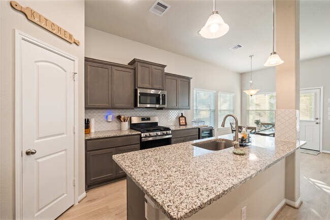Building Photo - 18203 Samie Nell Ct