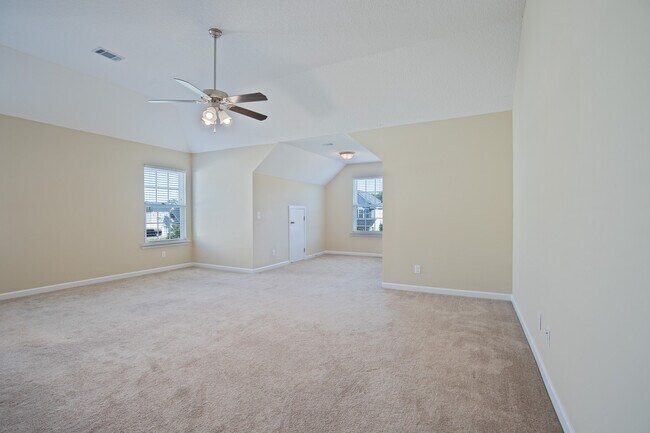 Building Photo - 678 Red Oak Ln