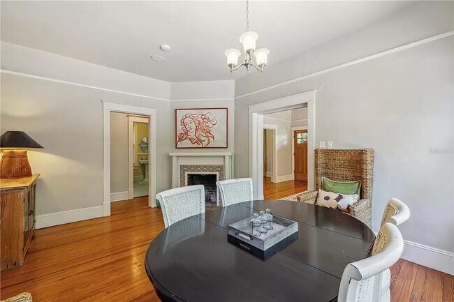 Building Photo - 2 Bed 2 Bath House in Duckpond with 2 Car Garage!