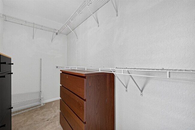 Building Photo - 26738 Henson Falls Dr