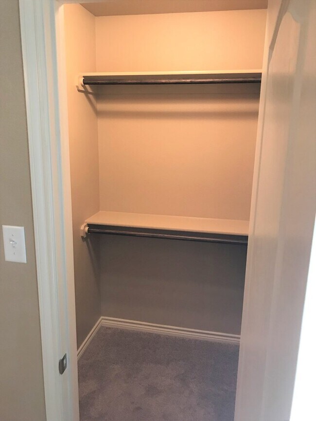 Building Photo - Beautiful 2 bed/2 bath near Fort Hood near Clear Creek in Killeen!