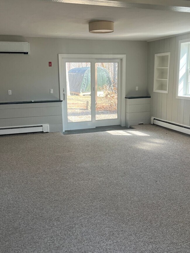 Building Photo - Great 3 Br / 2 Ba Split Level Home in Sandwich