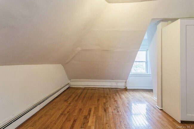 Building Photo - 80 Broadway