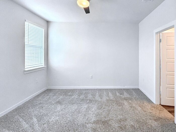 Building Photo - 14005 Lubeck Dr