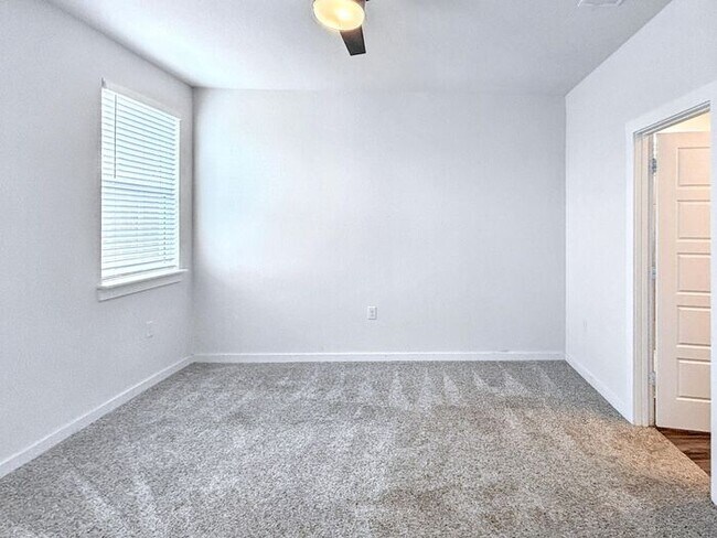 Building Photo - Beautiful 3-Bedroom Home with Spacious Yar...
