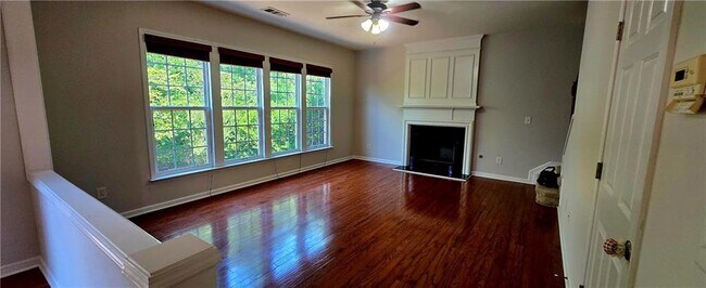 Building Photo - 3630 Stoneham Dr NW