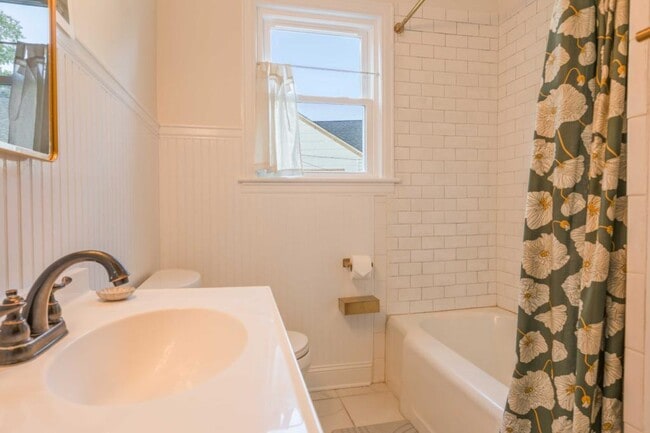 Building Photo - 303 Shawnee Trail