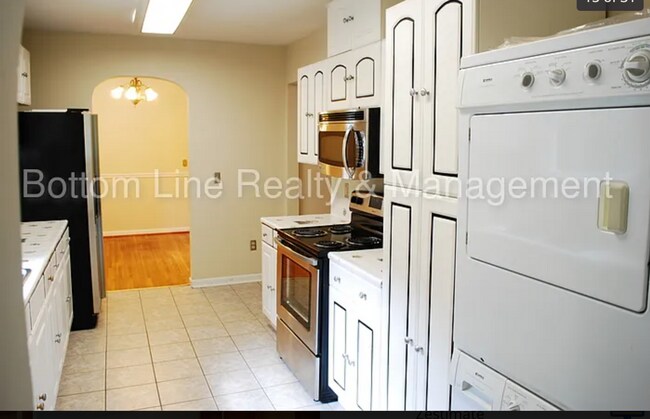 Building Photo - 7800 Ocala Rd