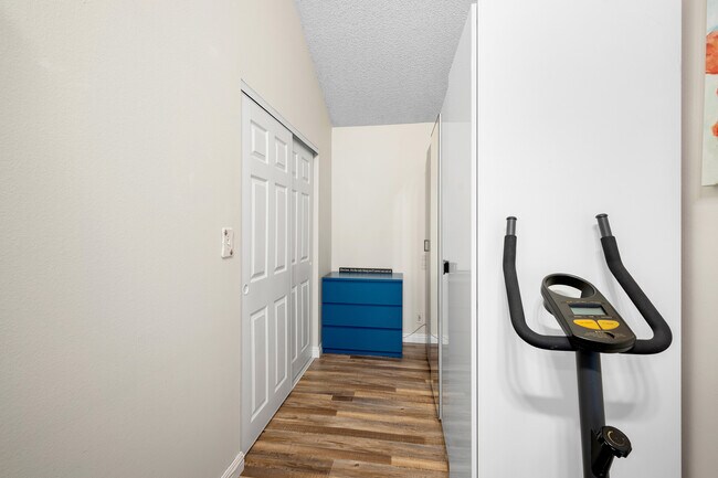 Building Photo - 3924 Park Pl