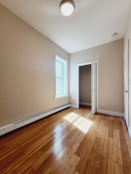 938 West Side Ave 5 - 945 W Side Ave