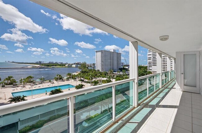 Building Photo - 2100 S Ocean Ln
