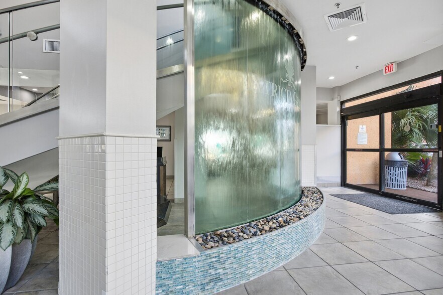 Building Photo - 2710 N Ocean Blvd
