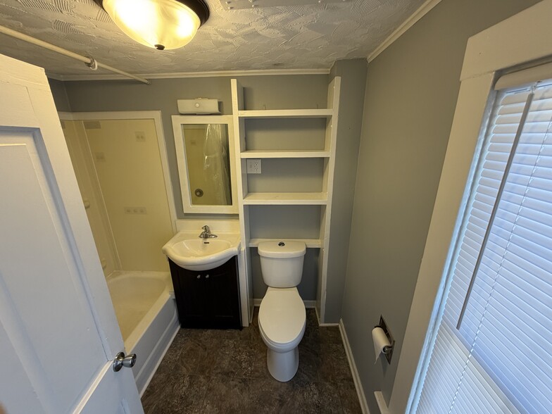 Building Photo - 718 Yuba St