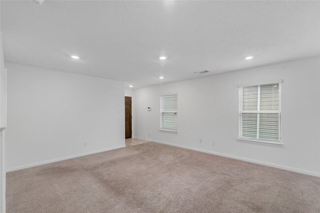 Building Photo - 647 Ash Mill Dr