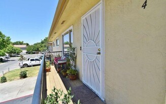 Building Photo - 2114 Peppertree Way
