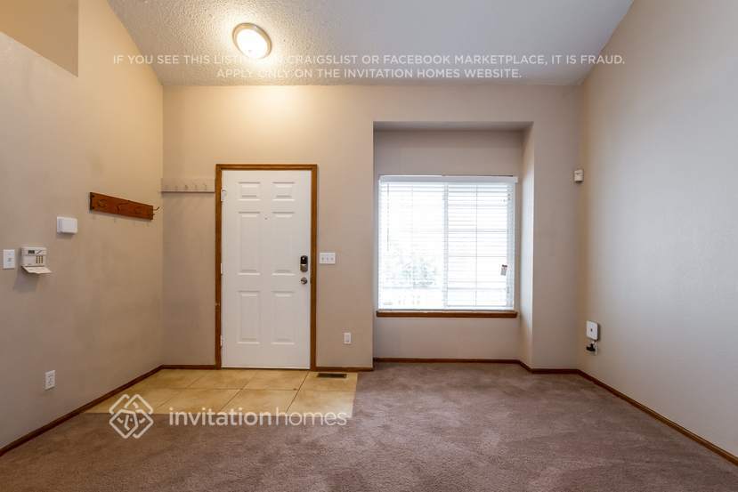 Building Photo - 10051 Shoshone Way
