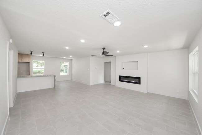 Building Photo - 13406 Shady Ln