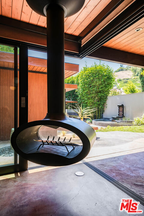 Building Photo - 22277 Buenaventura St