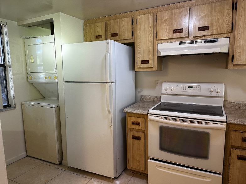 Building Photo - 3527 NW 114th Terrace