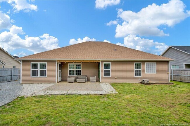 Building Photo - 672 Hogart St