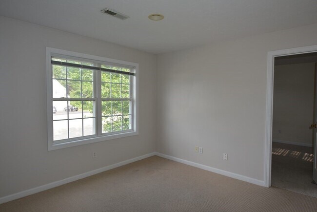 Building Photo - 24 Ptarmigan Dr