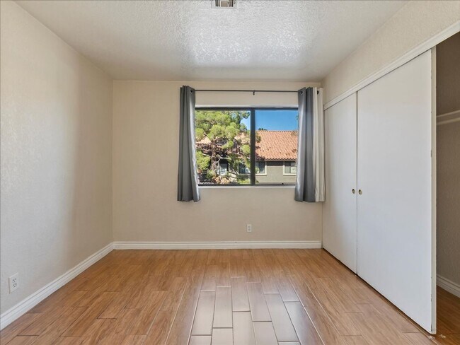 Building Photo - Welcome home