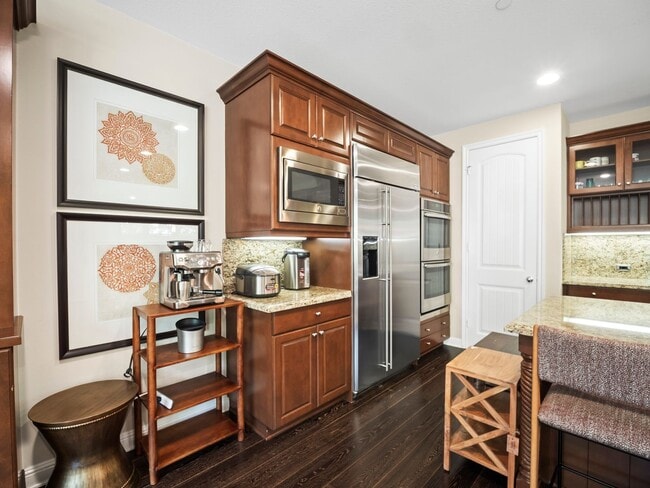 Building Photo - Showing Times: to schedule a viewing, please call & contact us